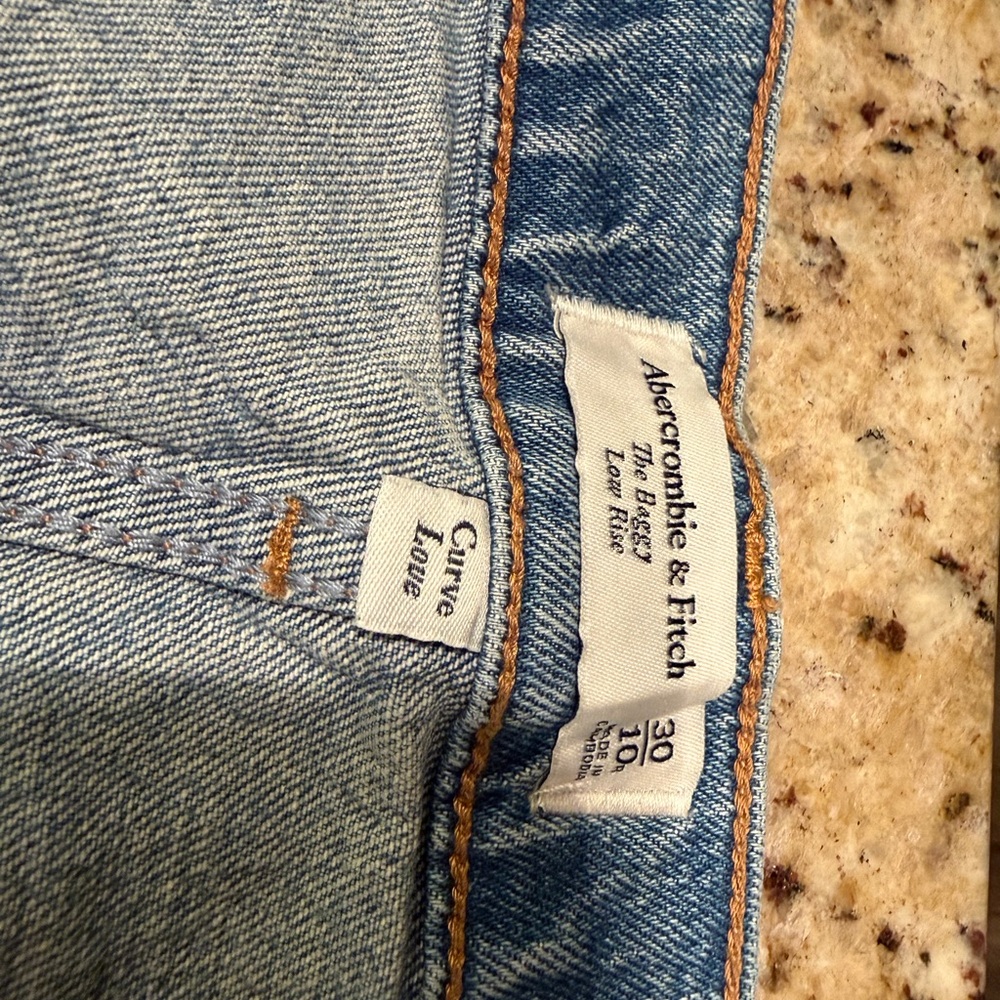 Abercrombie Baggy Low Rise Curve Love Distressed - Picture 3 of 5